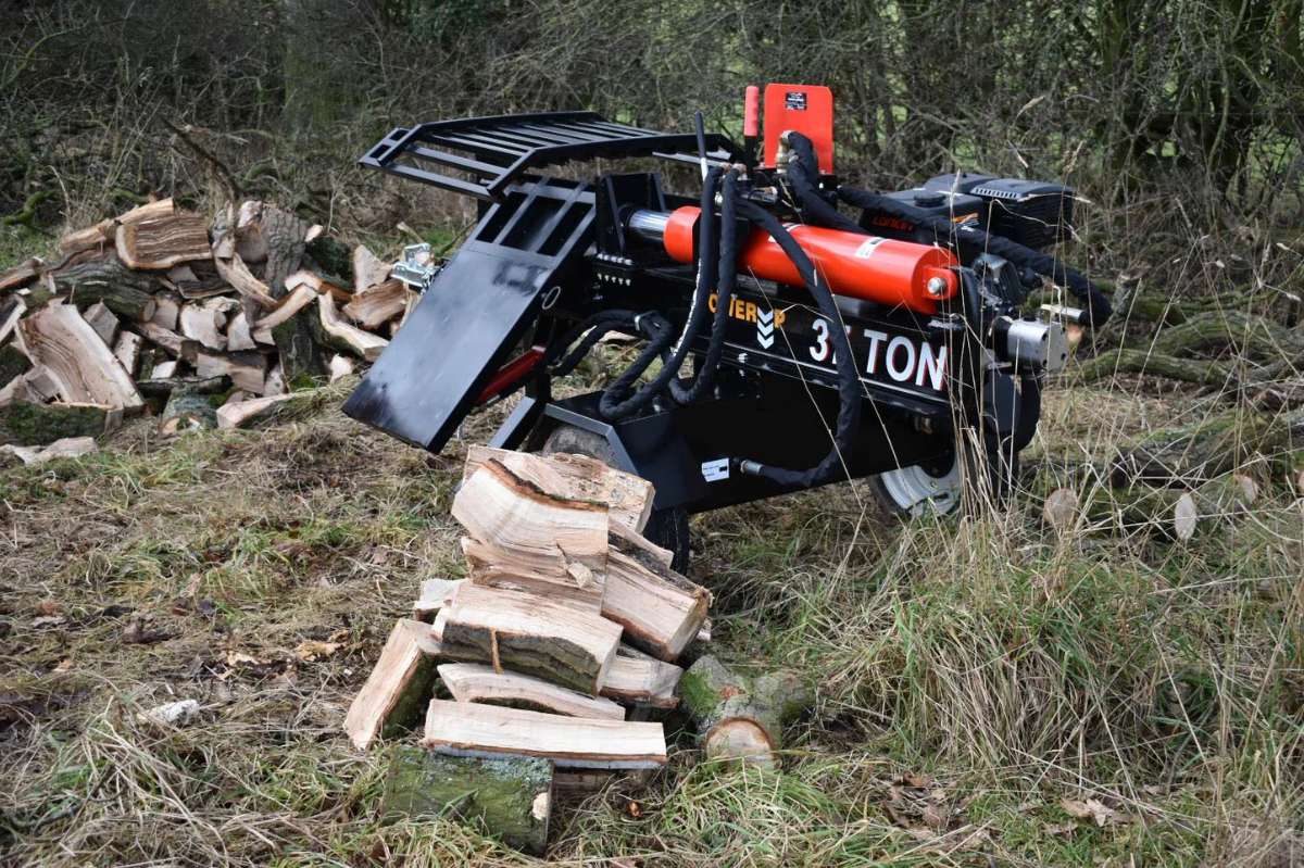 Petrol Log Splitter with Lift